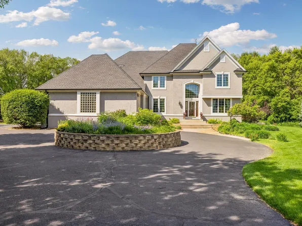 23 Scotch Pine Cir, North Oaks, MN 55127