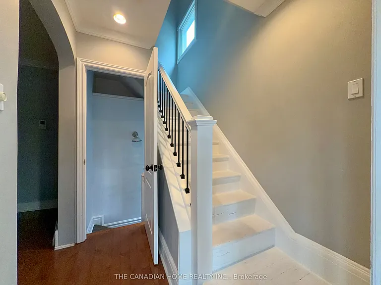 71 English St — Photo 7