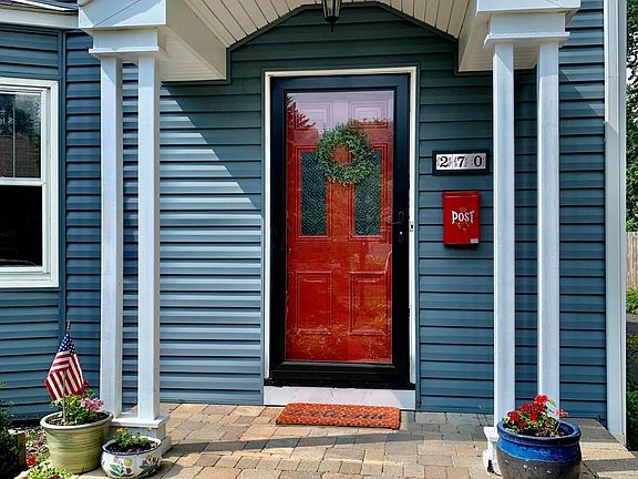 2nd image of 270 E Schreyer Pl