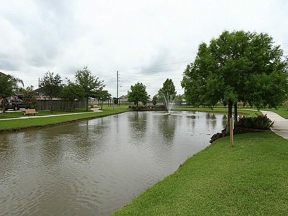 5th image of 2731 Driftwood Dr