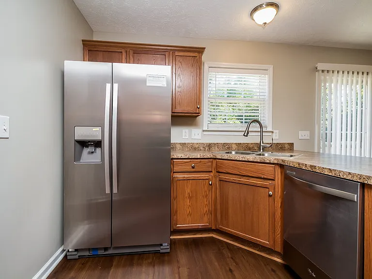 730 General Barksdale Dr — Photo 7
