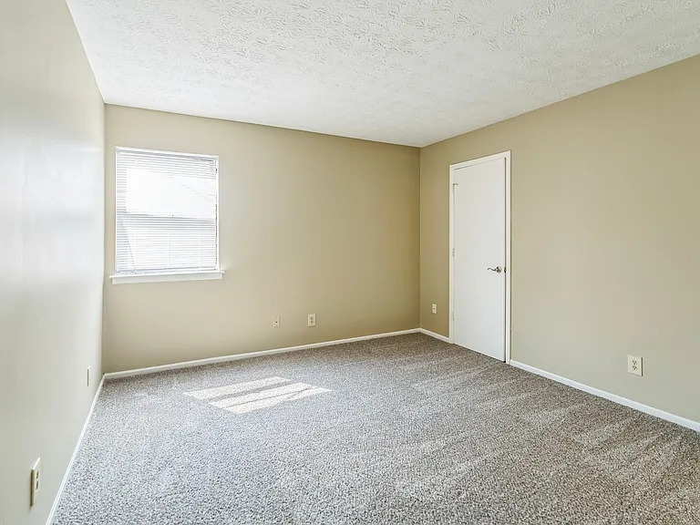 Canter Pointe — Photo 10