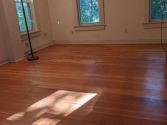 2nd image of 22 Fuller St
