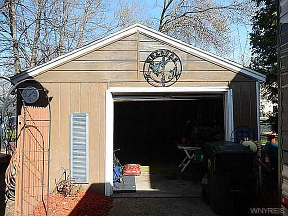3rd image of 88 Stenzil St