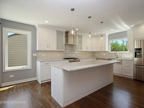 5th image of 36 W Thorndale Ave