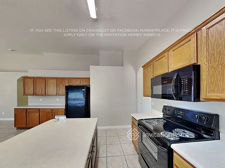1530 W Saint Anne Ave — Photo 6