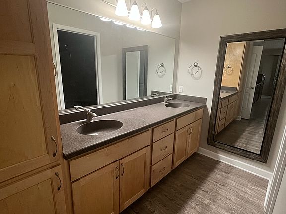 4th image of 3855 Pemberton Dr SE