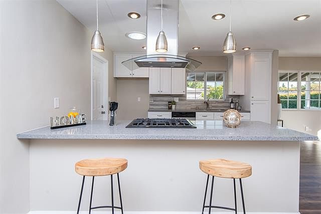1st image of 436 Vista Way
