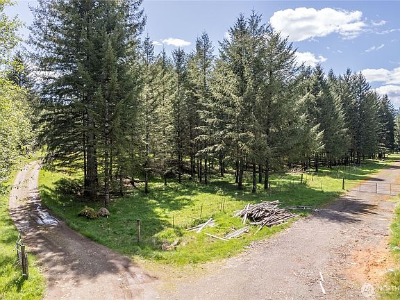 4th image of 171 Sugarpine Road