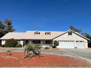 14031 Tawya Rd, Apple Valley, CA 92307