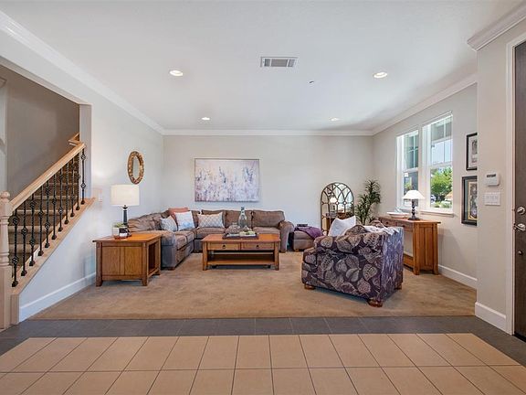 5th image of 465 Bel Air Way