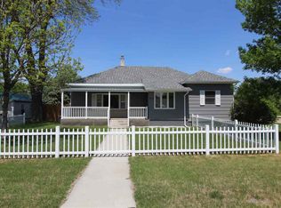 417 11th Ave, Holdrege, NE 68949