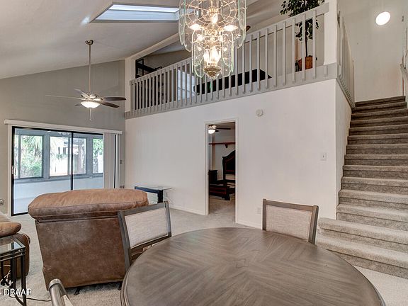 4th image of 812 Stonybrook Cir