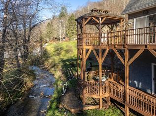 814 Barkers Creek Rd, Whittier, NC 28789