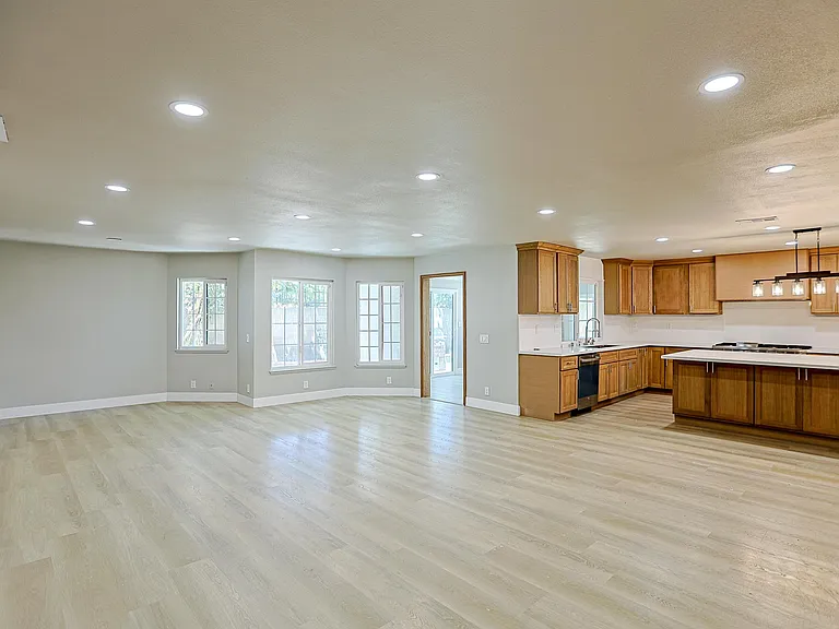 9909 Merced River Ave — Photo 14