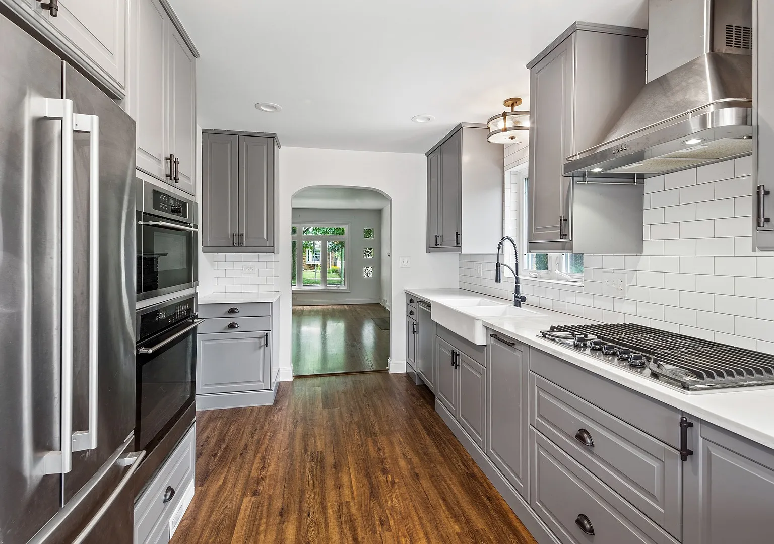 3 bed, 2.0 bath, 1100 sqft, $3,695 — Photo 4