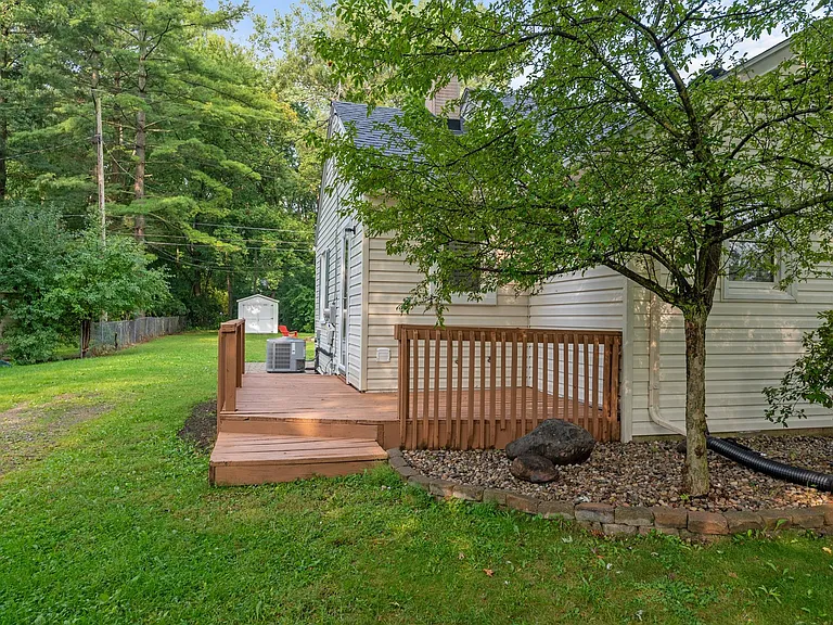 15403 Maxwell Ave — Photo 18