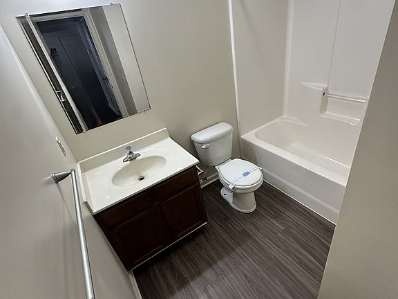 4th image of 109 Willowtree Ln #109