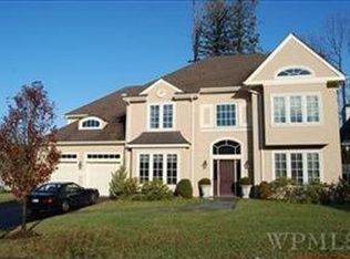 20 Stony Gate Oval, New Rochelle, NY 10804