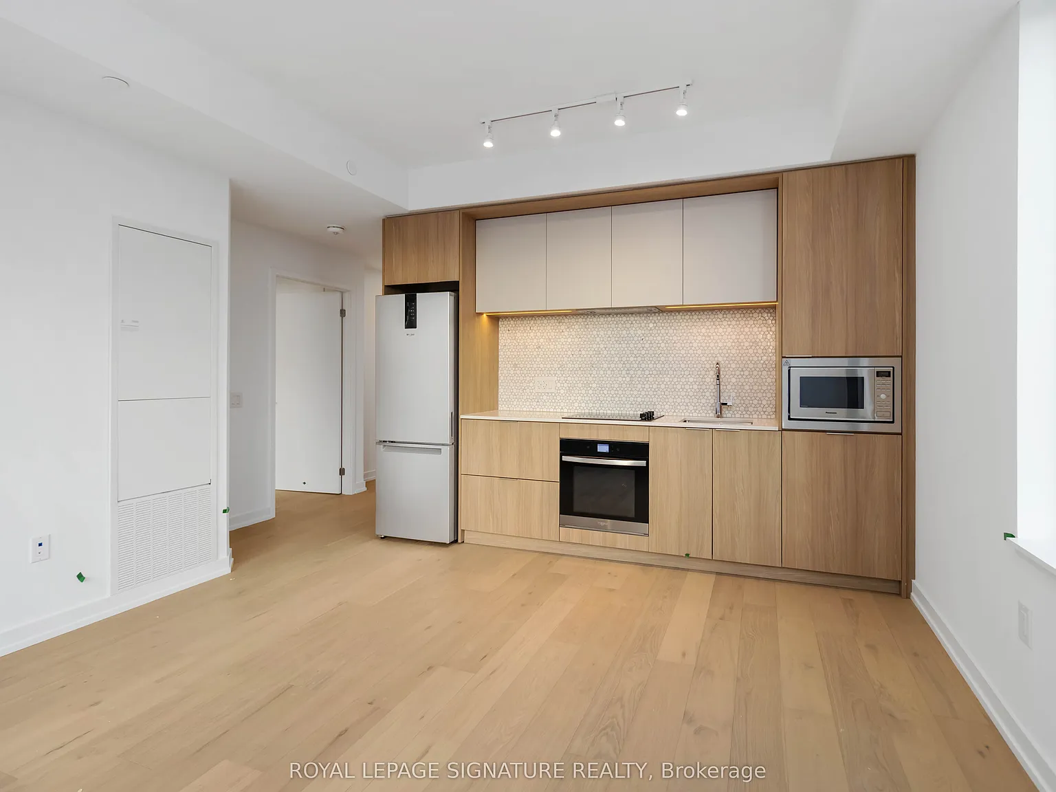 3 bed, $3,000 — Photo 4