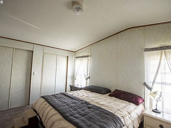 5th image of 313 12th St Unit 11