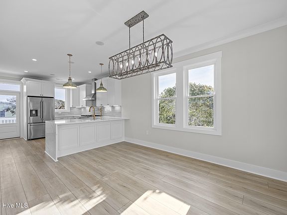5th image of 55 Accolade Drive