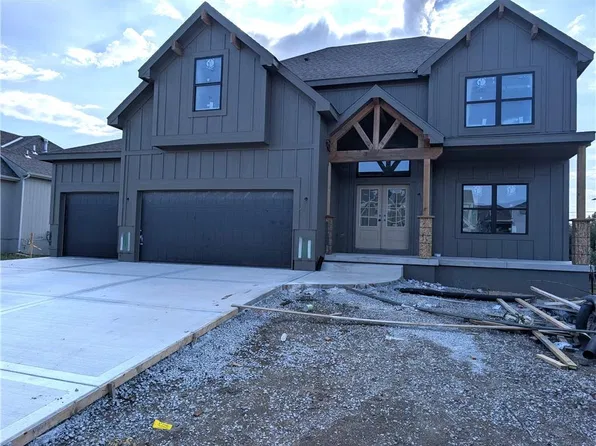 10304 N Oakland Ave, Kansas City, MO 64157