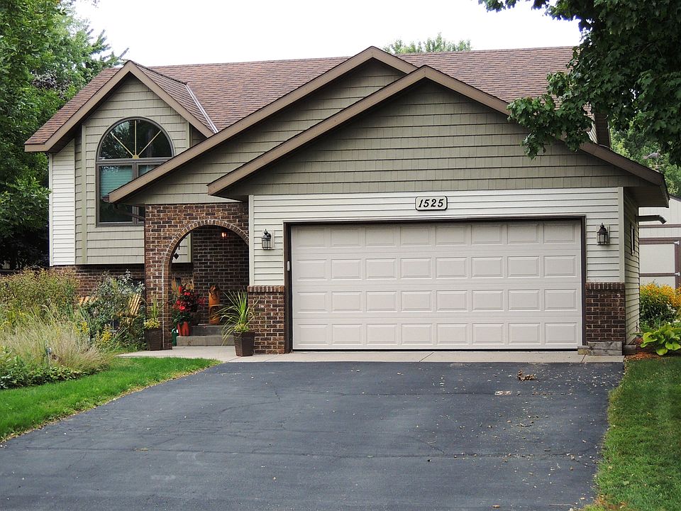 1st image of 1525 32nd Ave N