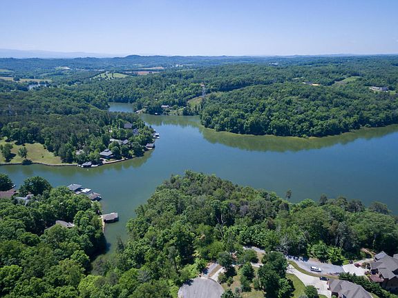5th image of 787 Sunset Bluff Ln