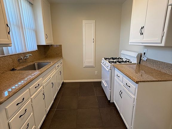 2nd image of 1015 E San Antonio Dr APT D