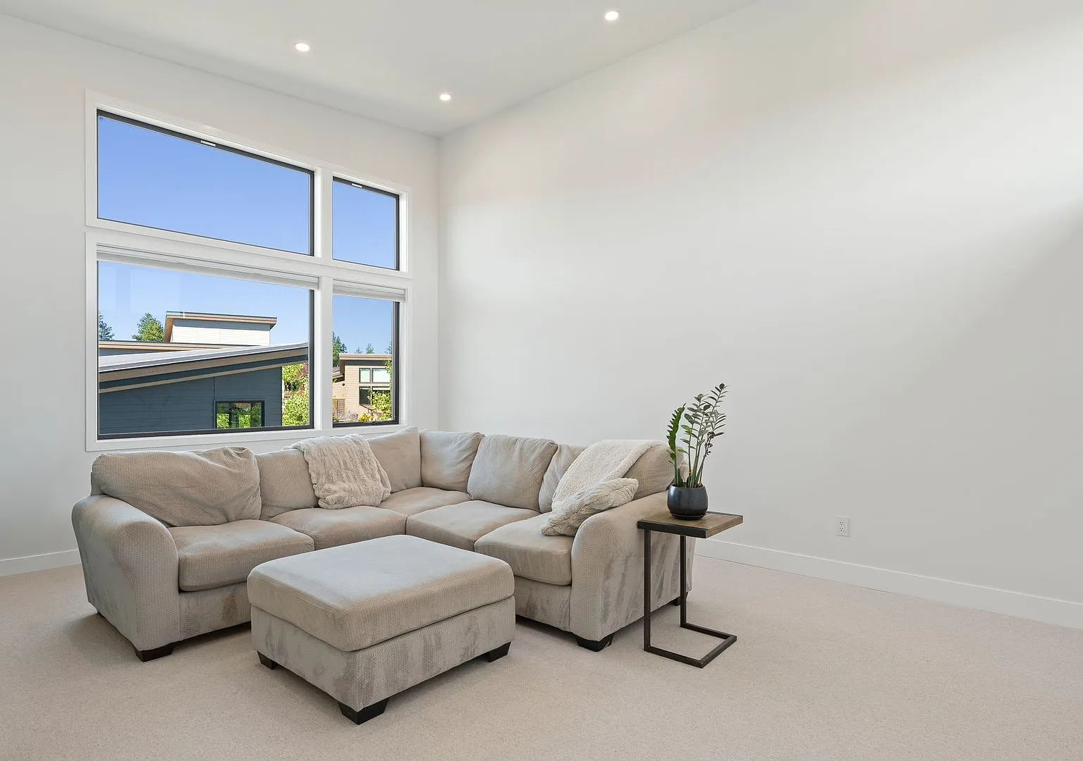 Fully Furnished 4-Bedroom Tetherow Home | Hot Tub + Home Services Included — Photo 1