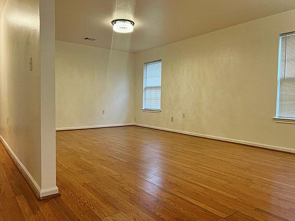 4th image of 2557 Tan Oak Dr
