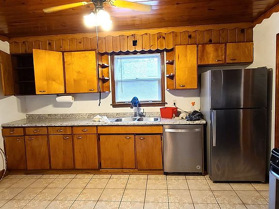 4th image of 1643 Glenn Dr