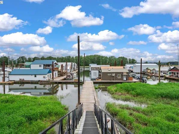 104 N River St #4, Saint Helens, OR 97051