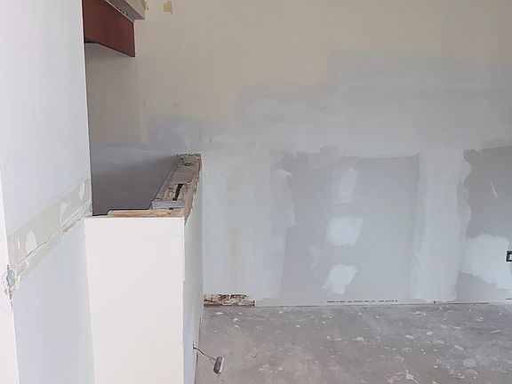 4th image of 6150 N Kenmore Ave