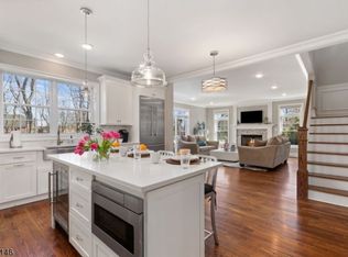 32 Kings Rd, Chatham, NJ 07928