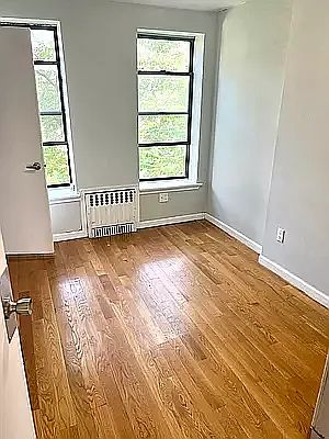 5th image of 42 Carlton Ave APT 1L