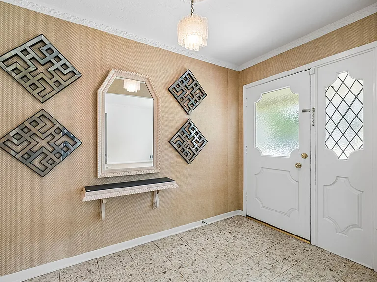 5611 Meletio Ln — Photo 4