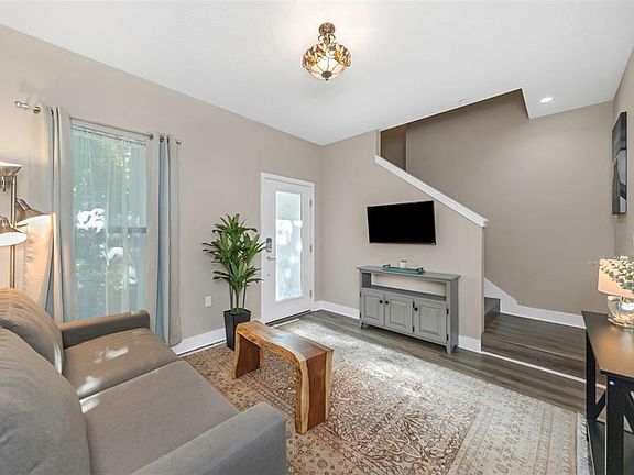 5th image of 946 HIGHLAND AVENUE #45