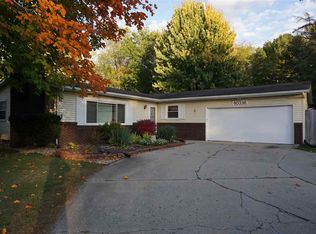 60336 Robin Hood Ln, Elkhart, IN