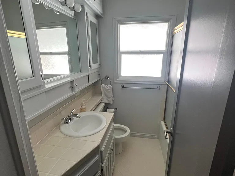 1548 E Roosevelt Ave — Photo 8