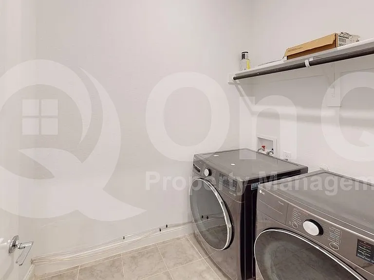 112 Baker St — Photo 21