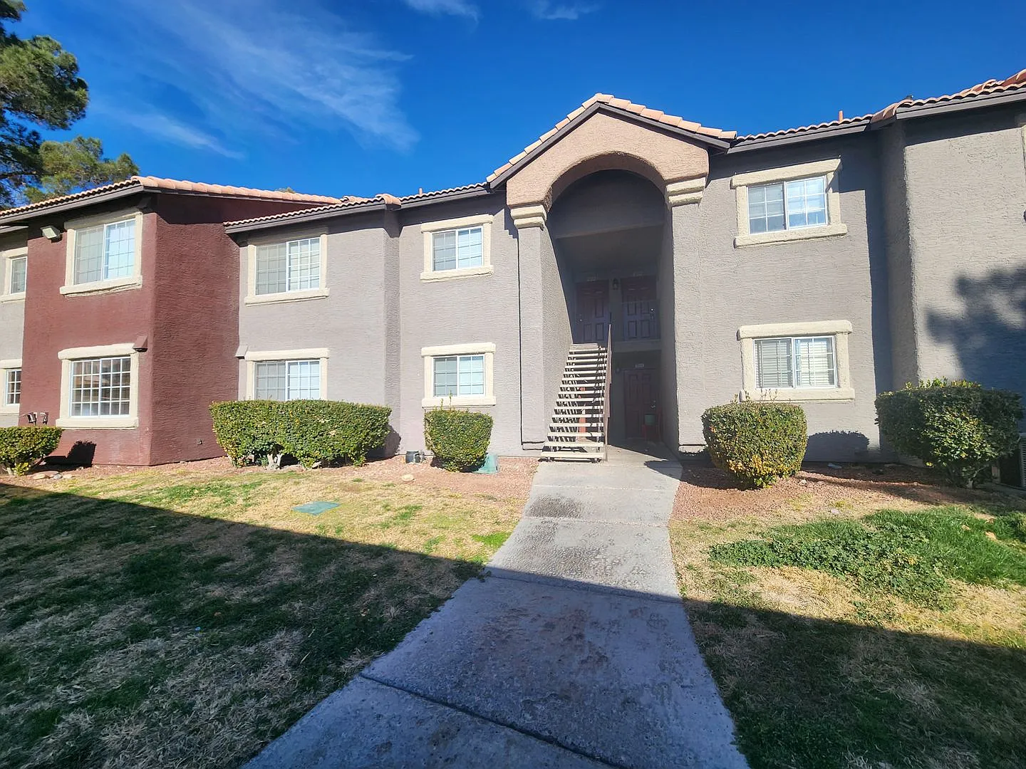 2 Weeks Free Rent 2 Bed, 2 Bath Condo!! Gated Community By The Lakes!! — Photo 2