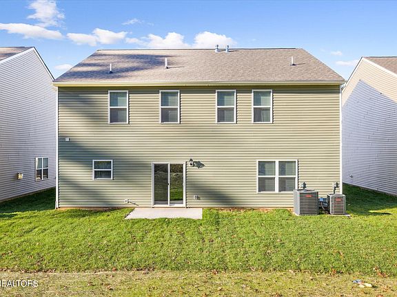 3rd image of 528 Hayley Marie Ln