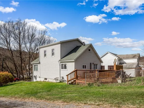117 Railroad St, Hilliards, PA 16040