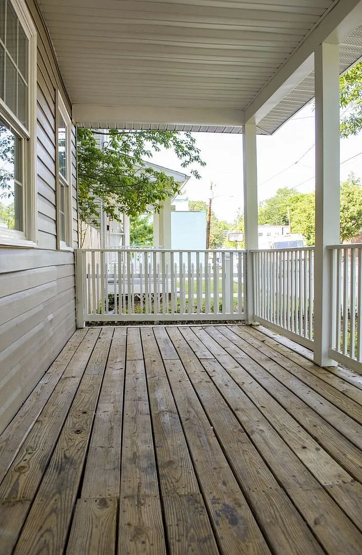 3 bed, 2.5 bath, 1672 sqft, $2,310 — Photo 3