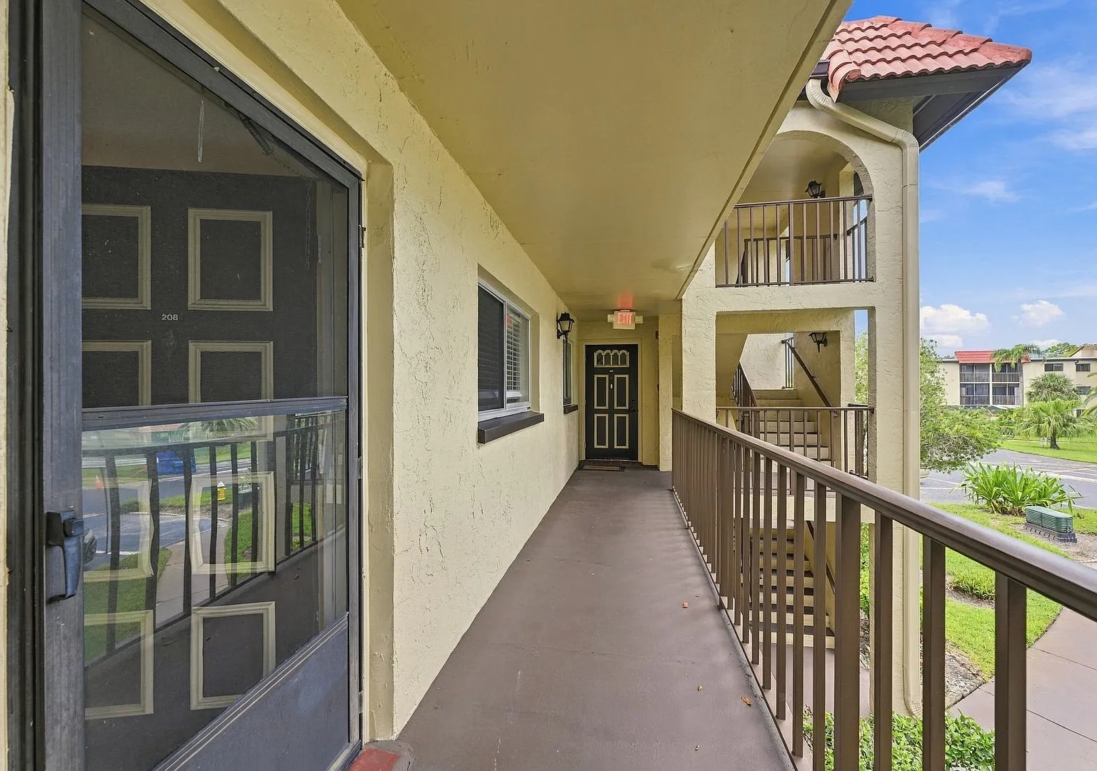 Spacious 2BR/2BA Clearwater Condo with Split Floor Plan — Photo 4