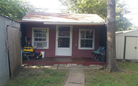 3rd image of 1625 Glenn Dr