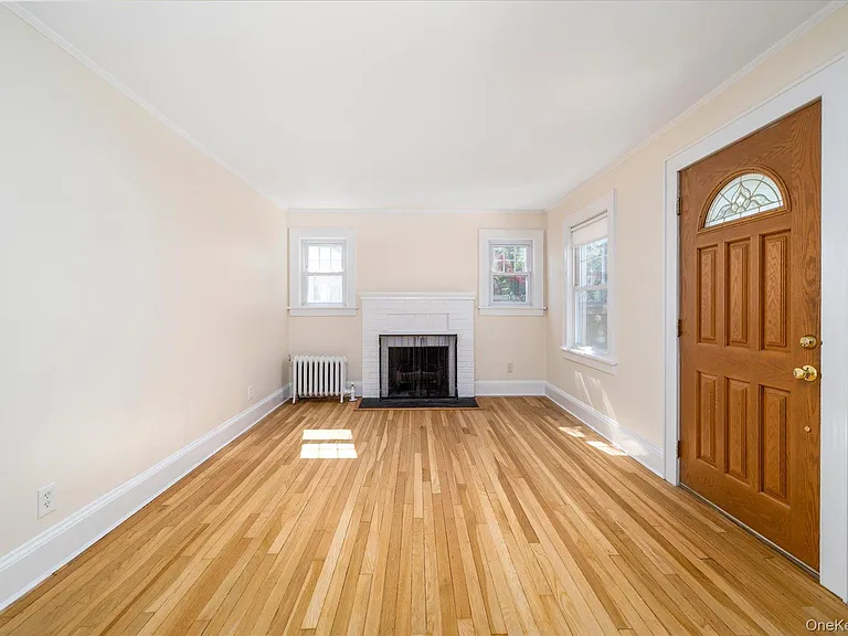 121 Raymond St #1 — Photo 3