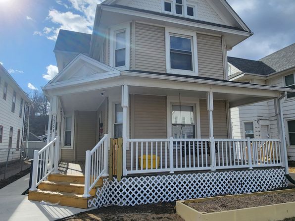 2763 Jackson St, Dubuque, IA 52001